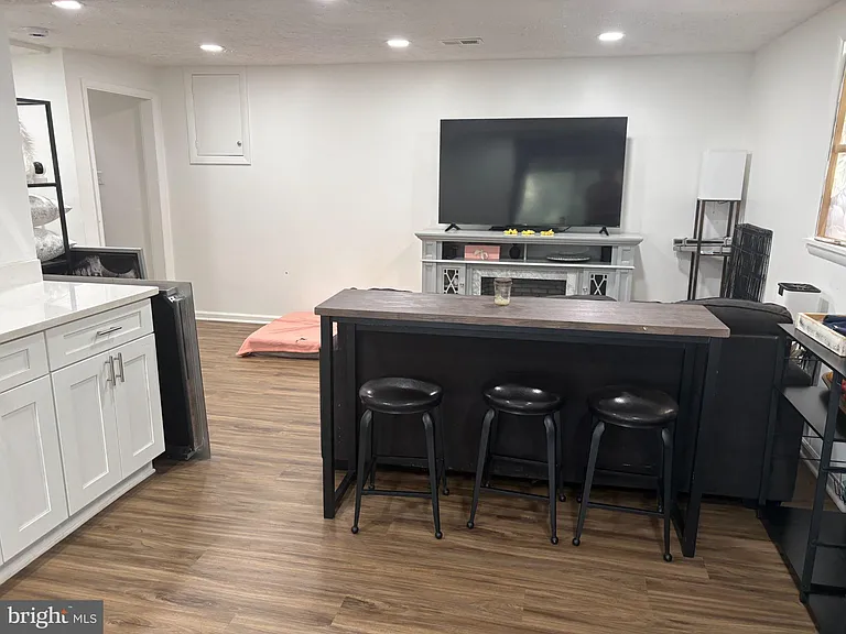 9802 Lomond Dr — Photo 15