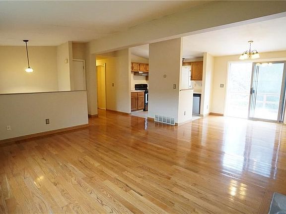 2nd image of 4890 Ledyard Dr