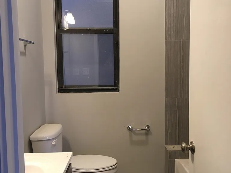 3823 W Altgeld St #1E — Photo 3