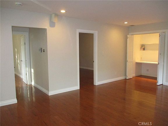 4th image of 131 N San Marino Ave
