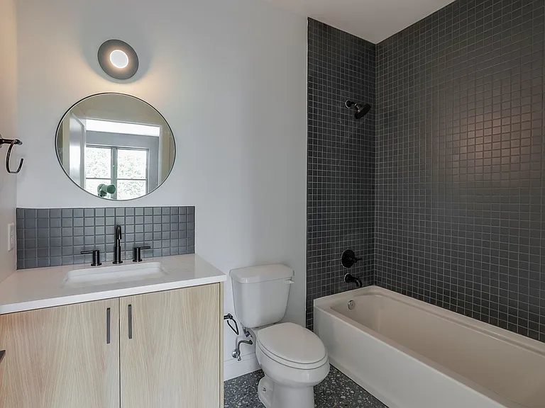 309 W Daggett Ave — Photo 15
