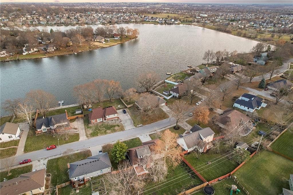 206 S Silver Top Ln, Raymore, MO 64083 MLS 2466080 Zillow