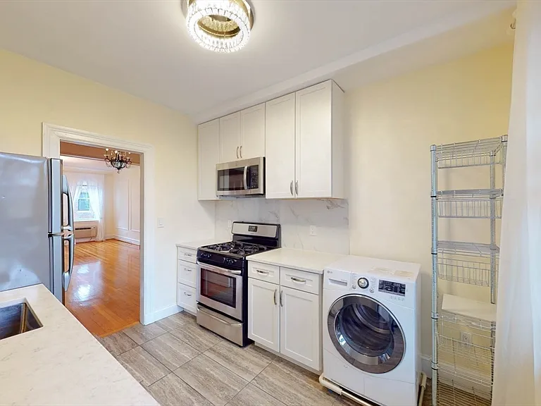 311 Tappan St #3 — Photo 15