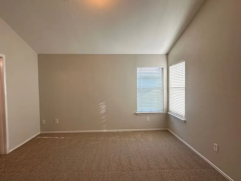 5157 Hartson — Photo 33