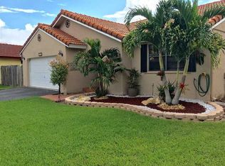 6220 Hawkes Bluff Ave, Davie, FL 33331