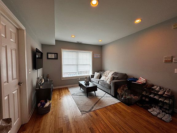 2nd image of 3217 N Karlov Ave APT 2