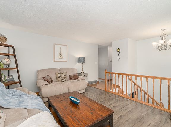 4th image of 311 N Parls St