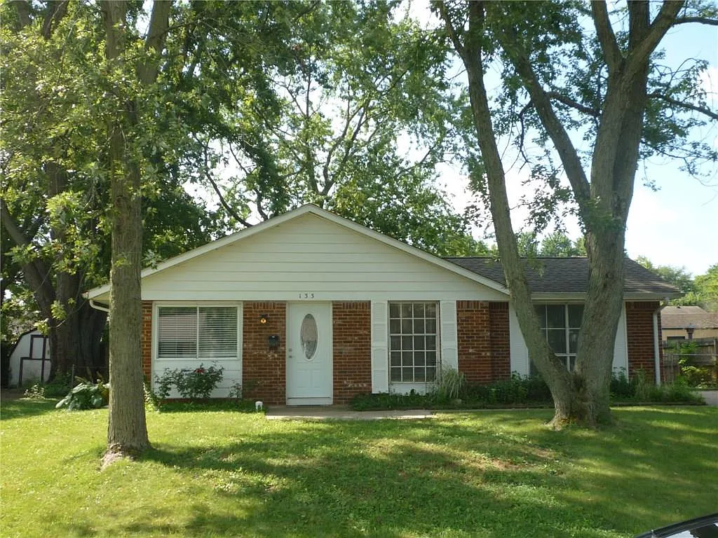 133 Windemere Rd photo 1