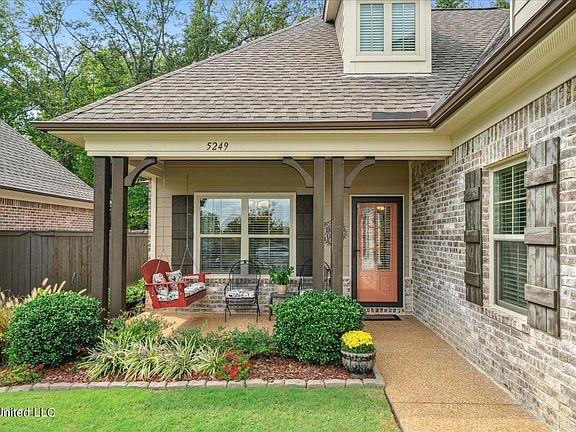 3rd image of 5249 N Montavale Dr