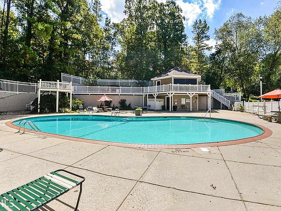 2nd image of 602 Countryside Ln SE
