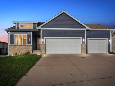 1808 NE Heritage Dr, Grimes, IA, 50111