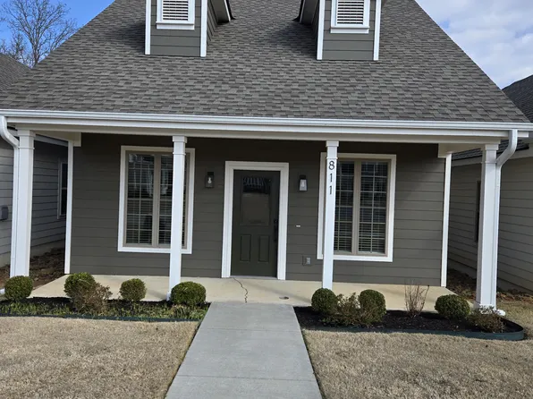 811 NE Heights Ln, Bentonville, AR 72712