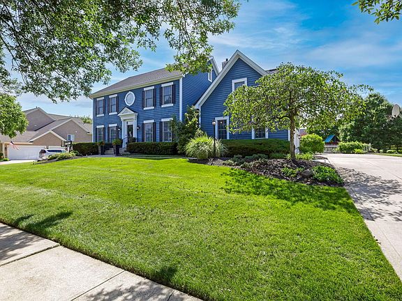 3rd image of 9498 Creighton Dr