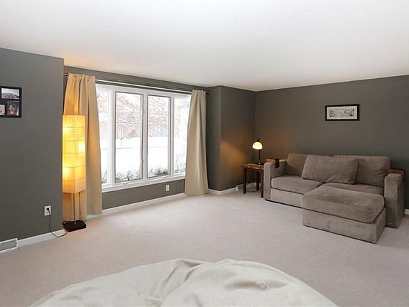 5th image of 45 Lisa Ann Ln