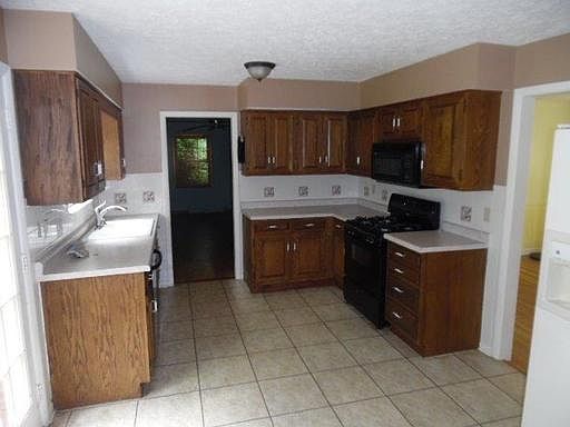4th image of 2475 Glen Hill Dr