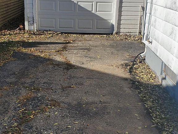 2nd image of 709 Hemphill St