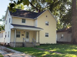 807 E 3rd St, Pana, IL 62557