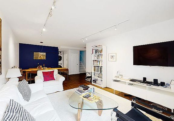 3rd image of 680 Washington St APT 4A
