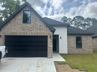 6298 Garner St, Groves, TX 77619