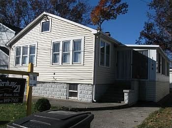 1st image of 1128 Lawrence Dr