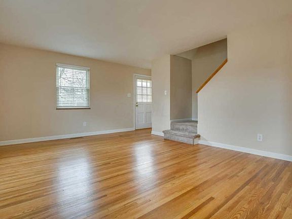 3rd image of 1876 Northwest Blvd #1A