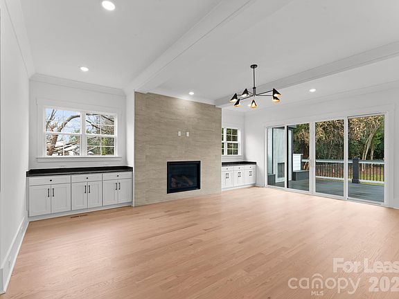 4th image of 4345 Castleton Rd