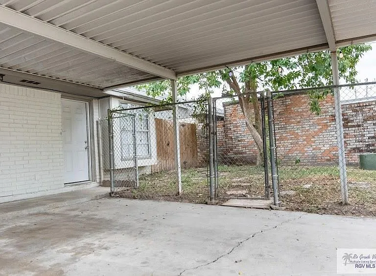 1809 S Williams Ln — Photo 13