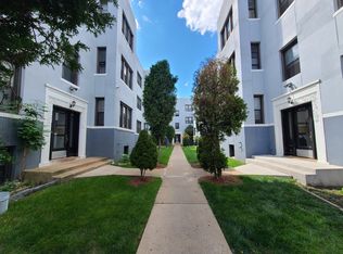 4212 N Pulaski Rd #3W, Chicago, IL 60641