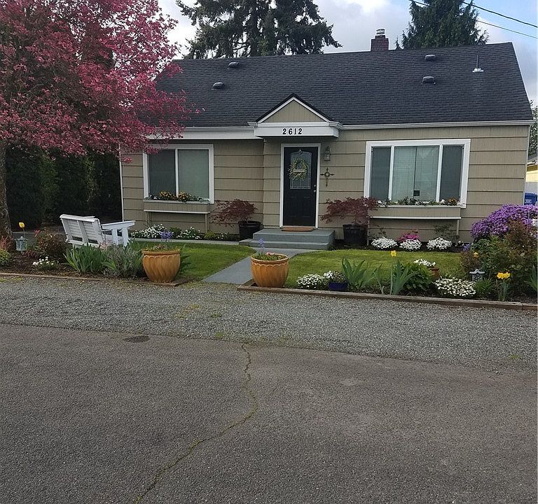 1st image of 2612 Linden Ln