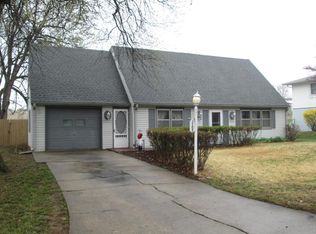 3205 Nanette Dr, Country Club, MO 64506