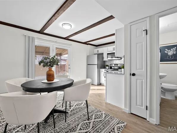 10587 Carroll Wood Way, Saint Louis, MO 63128