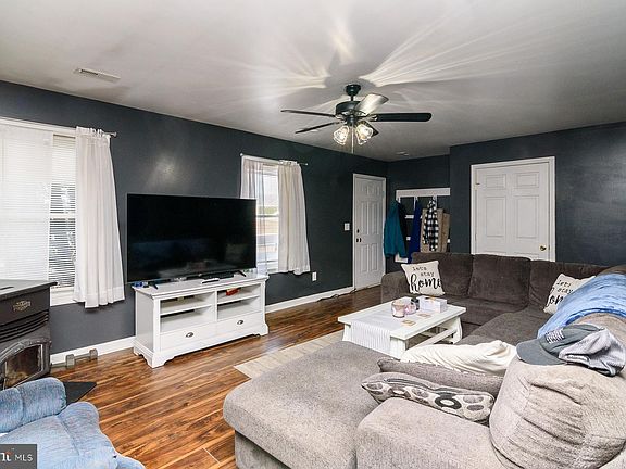 5th image of 21856 Hackney Cir