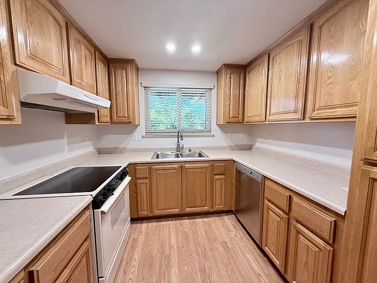 1008 Linier Ct — Photo 5