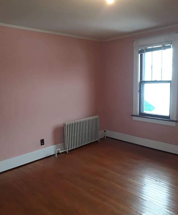 1st image of 104 Hagen St