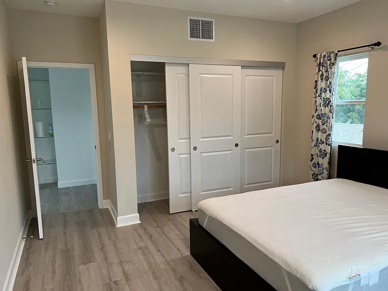 410 W Hellman Ave — Photo 12