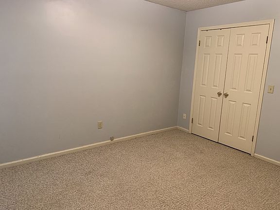 5th image of 1110 Karen Ln