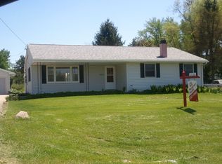 7111 Railway St, Palo, IA 52324