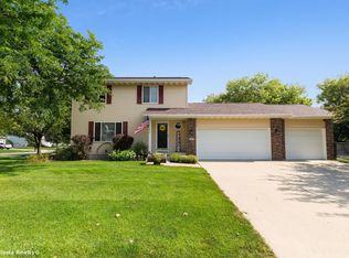 324 SE Springwood Dr, Ankeny, IA 50021