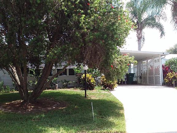 2nd image of 117 Lost Lake Dr #9
