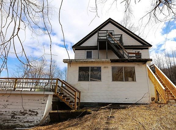 2nd image of 131 Main St