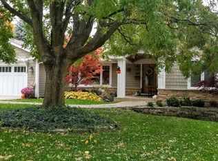 289 Abbotsford Ct, Glen Ellyn, IL 60137