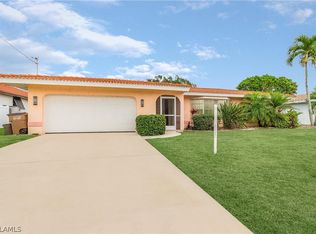 837 Monticello Ct, Cape Coral, FL 33904