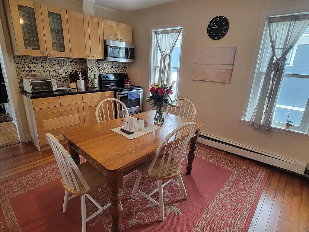 2 bed, 1.0 bath, 750 sqft, $2,350 — Photo 4