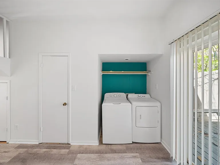 518 Hawthorne St #2 — Photo 8