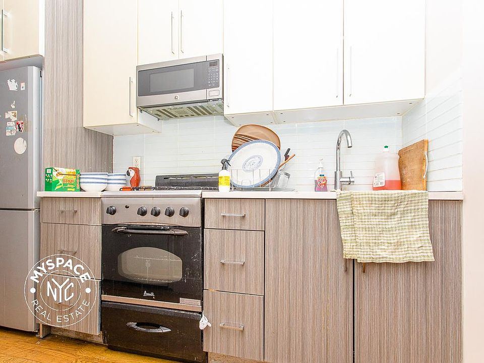 1st image of 1872 Menahan St APT 1R