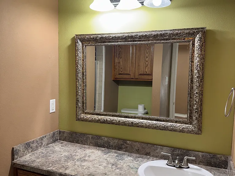 400 W Dengar Ave — Photo 7