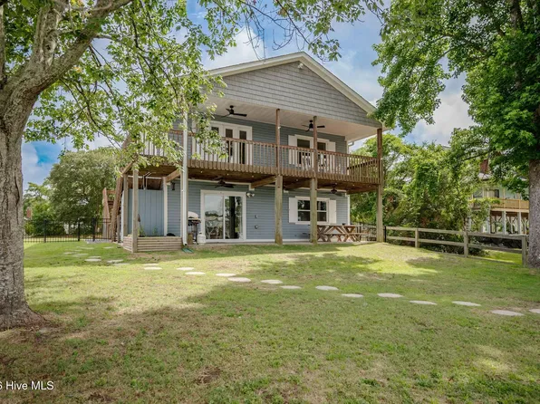 4706 E Yacht Drive, Oak Island, NC 28465
