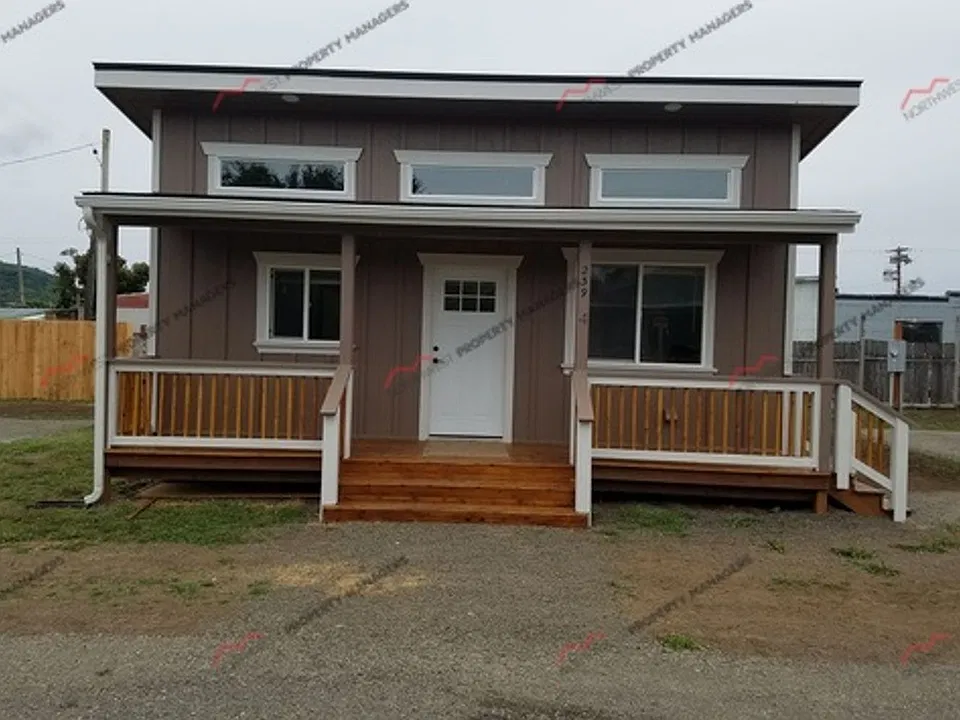 239 W State St