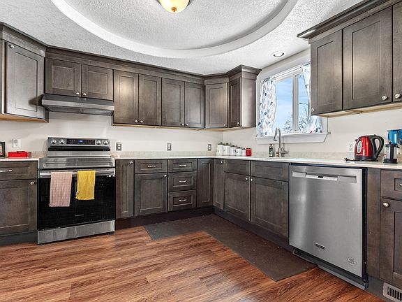 4th image of 34 Oak St