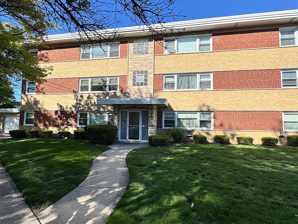 1st image of 3401 N Plainfield Ave APT 2